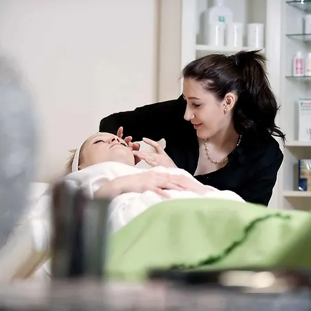 فندق Gesundheitszentrum Baerenhof